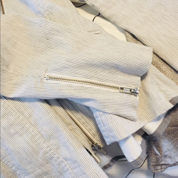 Pinstriped Blazer - Picture 3 of 4